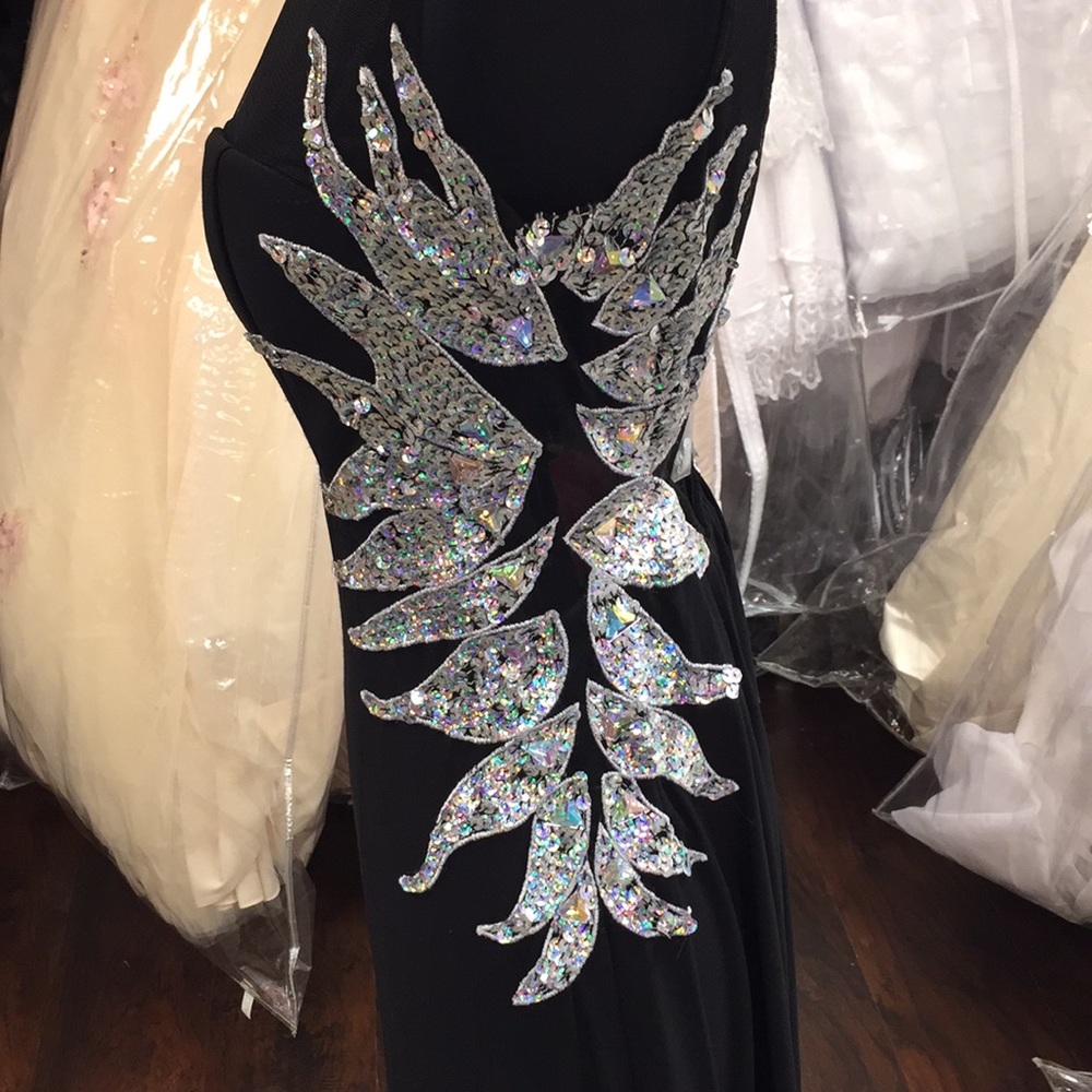 NWT SPARKLY STARBURST BLACK GOWN - Picture 5 of 7
